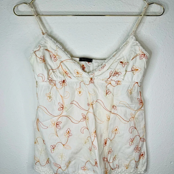 Forever Twenty One Tank with Embroidered Flowers Size Large - Picture 2 of 9